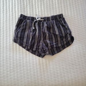 Billabong shorts, size L